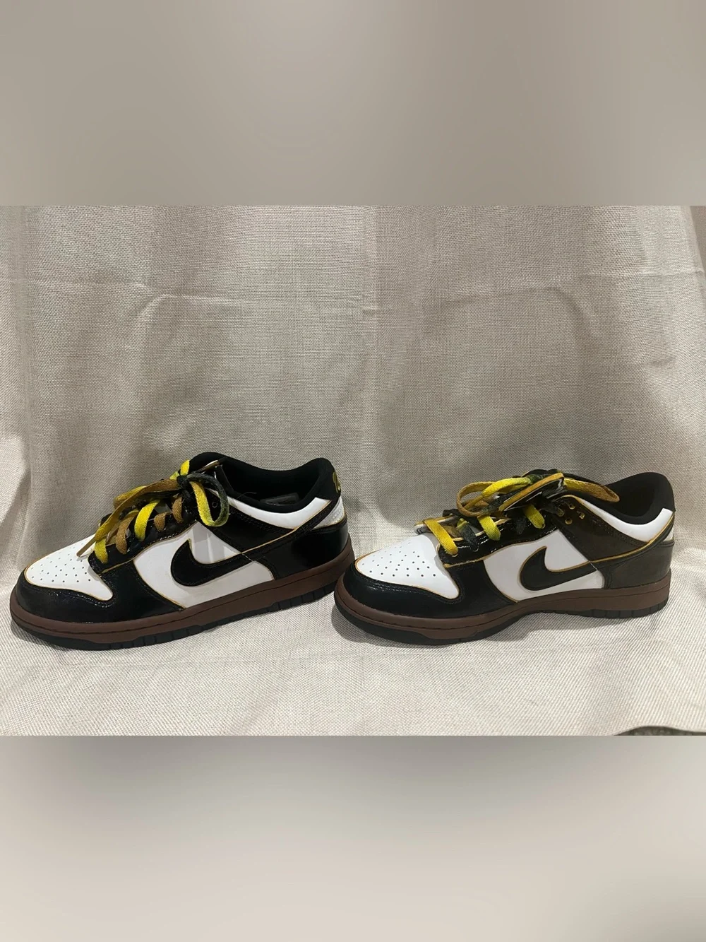 Nike Kids Low-Top Sneakers in Black, White & Brown with Yellow Laces